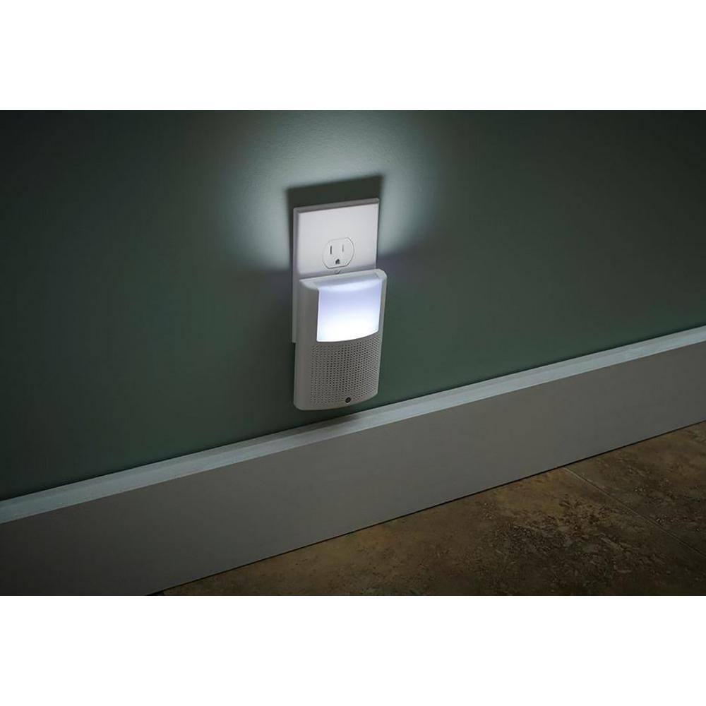 Hampton Bay Wireless Plug-In Door Bell Night Light Kit